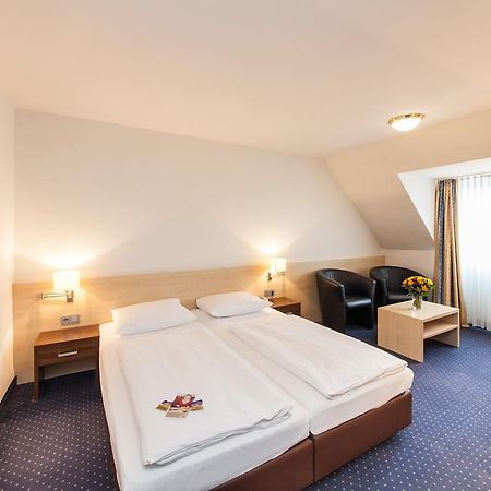 Hotel Mariella Koln Bagian luar foto