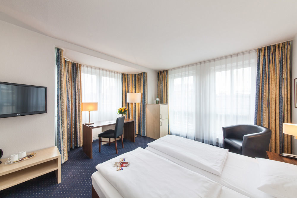 Hotel Mariella Koln Bagian luar foto